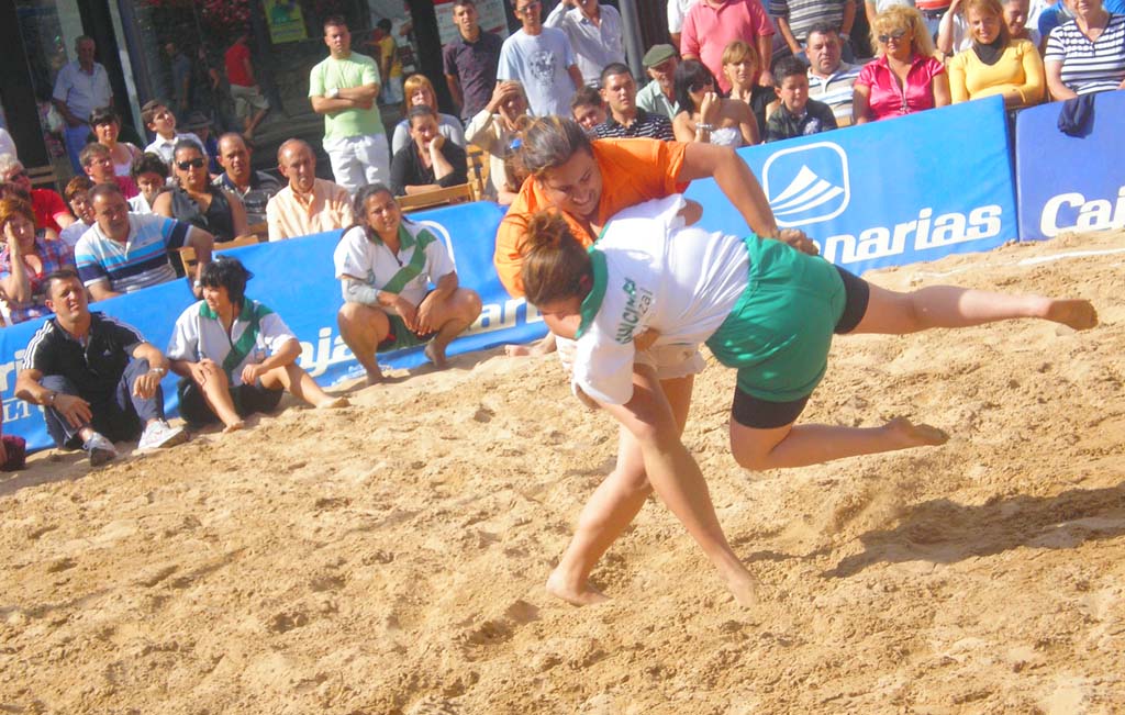 Las Fiestas de San Pedro en El Sauzal: las mujeres conquistan los terreros.