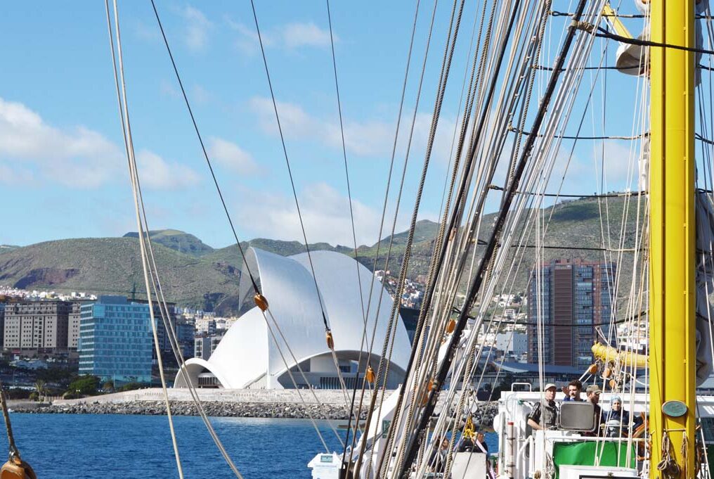 Vistas desde el mar al Auditorio de Tenerife