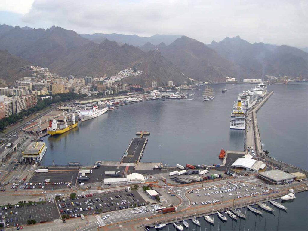 Vista de pájaro de las instalaciones del Puerto de Santa Cruz