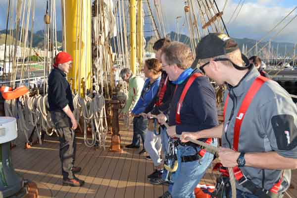 El barco Alexander von Humbold: ensayo de envergues