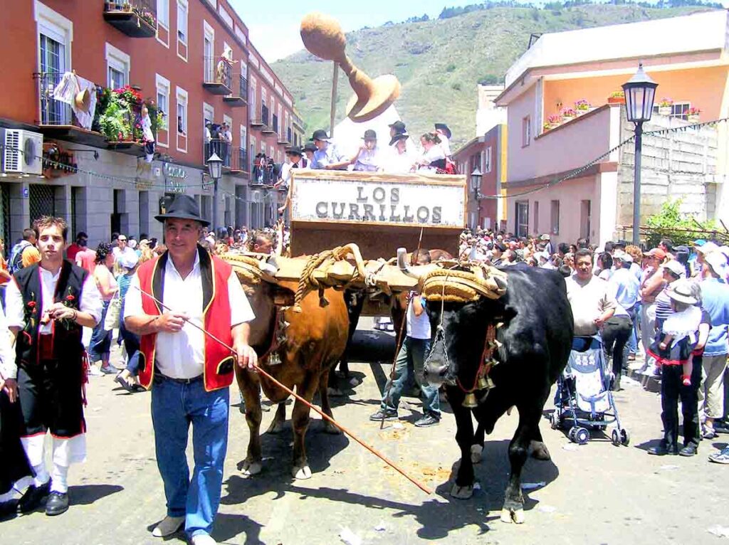 La decoración de la carreta de Los Currillos consiste de cinco cuadros: dos por cada lateral y una por la trasera 