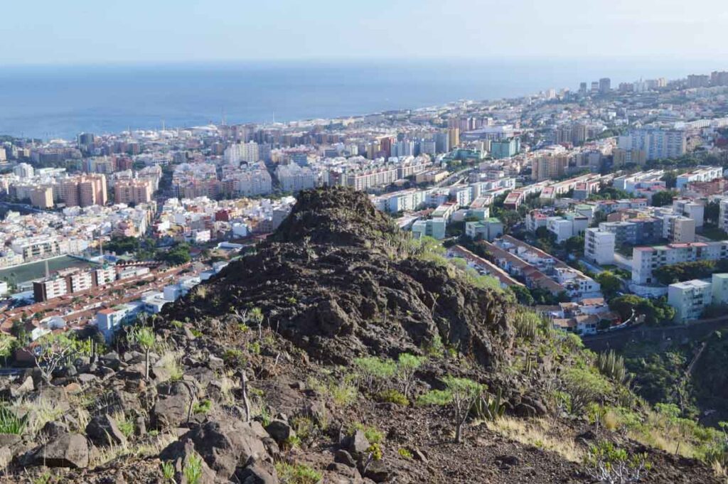 El Camino de las Lecheras ofrece impresionantes vistas a Santa Cruz y el Océano Atlántico