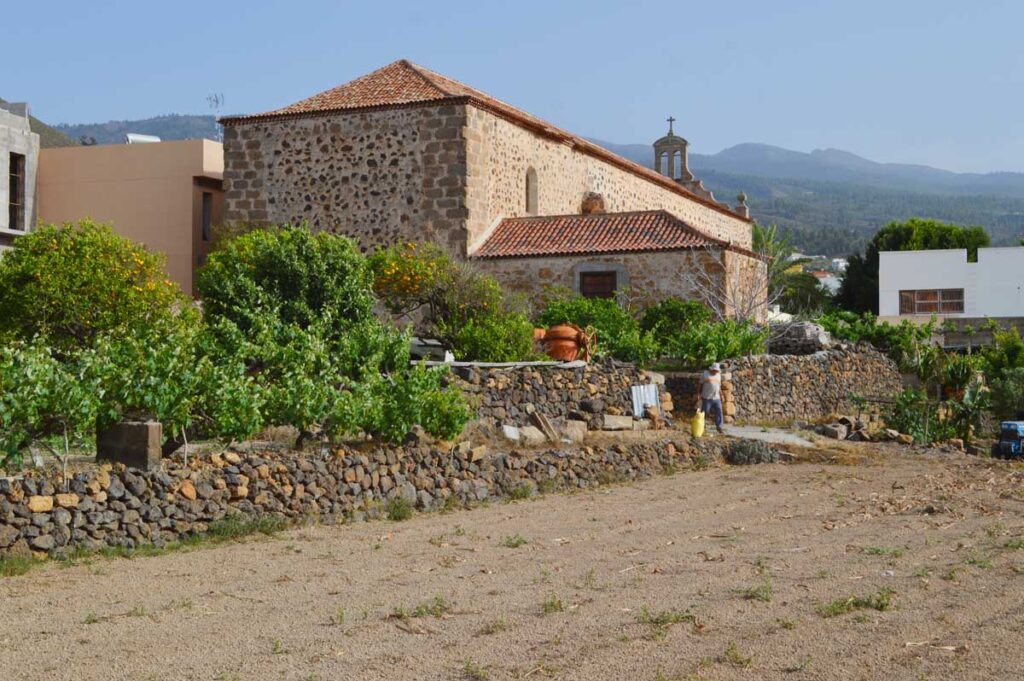 La trasera rural del centro del pueblo de Granadilla