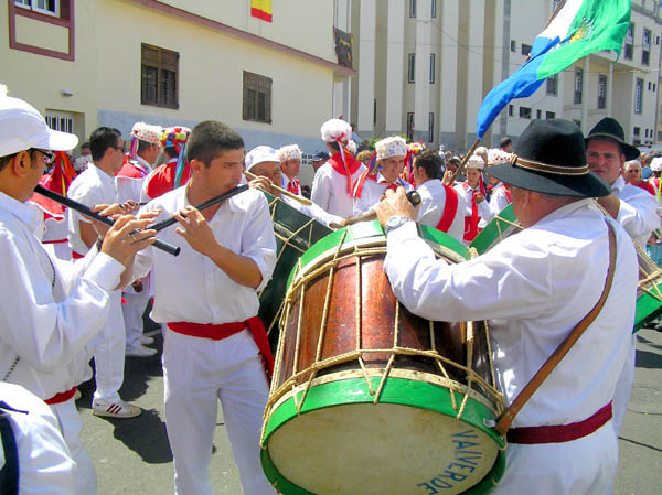 Los bailarines de El Hierro en la romería de Tegueste 2006