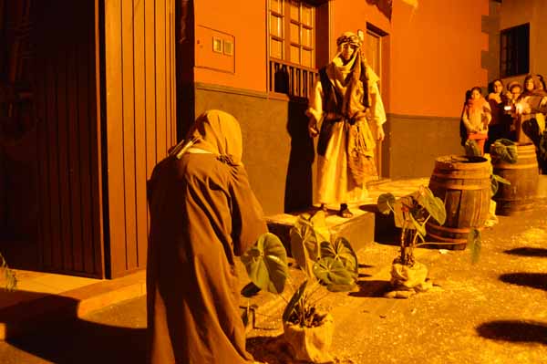 El Belén Viviente de Tigaiga: María, José visitan parientes