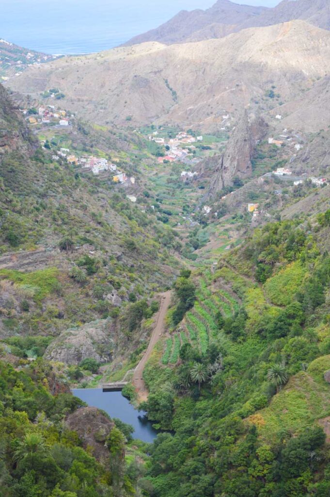 La vista sobre el valle de Hermigua hasta el mar