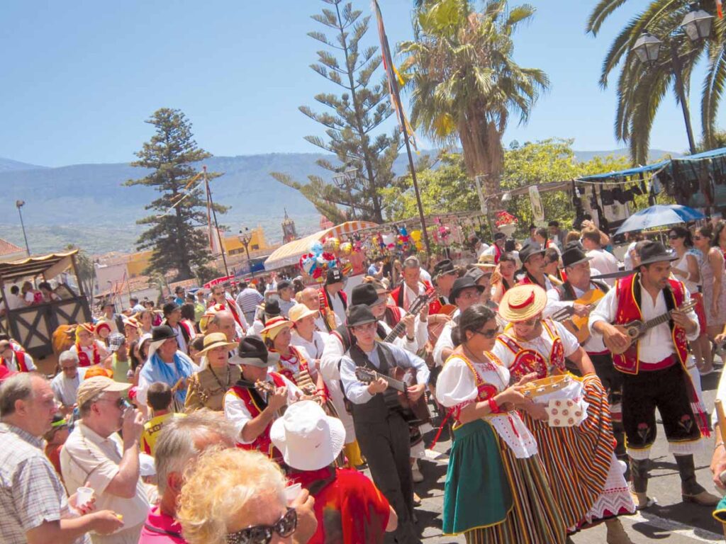 El desfile de a romería de La Orotava