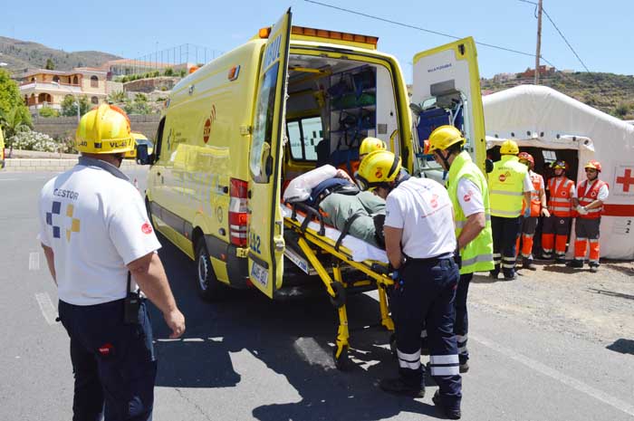 El transporte y el tratamiento de heridos . . .