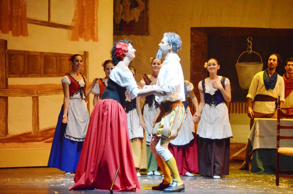 Las escenas de la fiesta final están inspiradas en los tradicionales bailes de Canarias