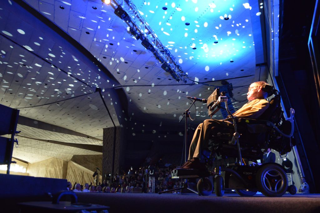 La conferencia de Stephen Hawking en  Magma Arte & Congresos 