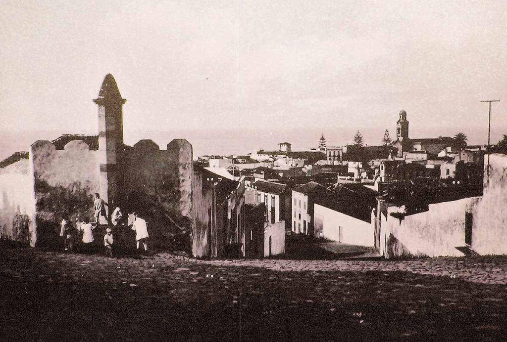 El acceso al centro del Puerto de la Cruz hace unos cien años