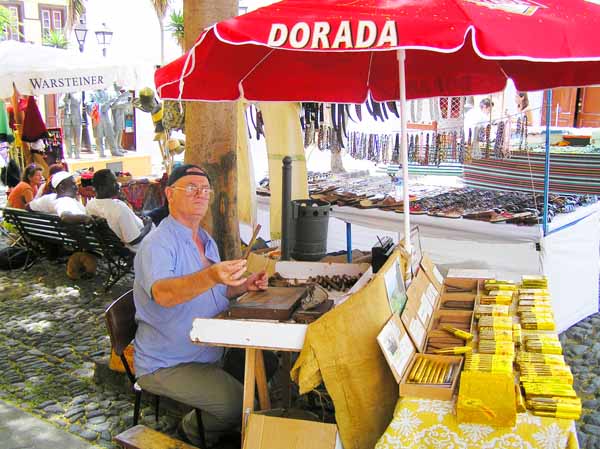 Un artesano de puros en Santa Cruz de La Palma