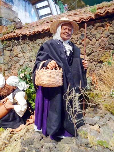 Mujer de un Belén canario