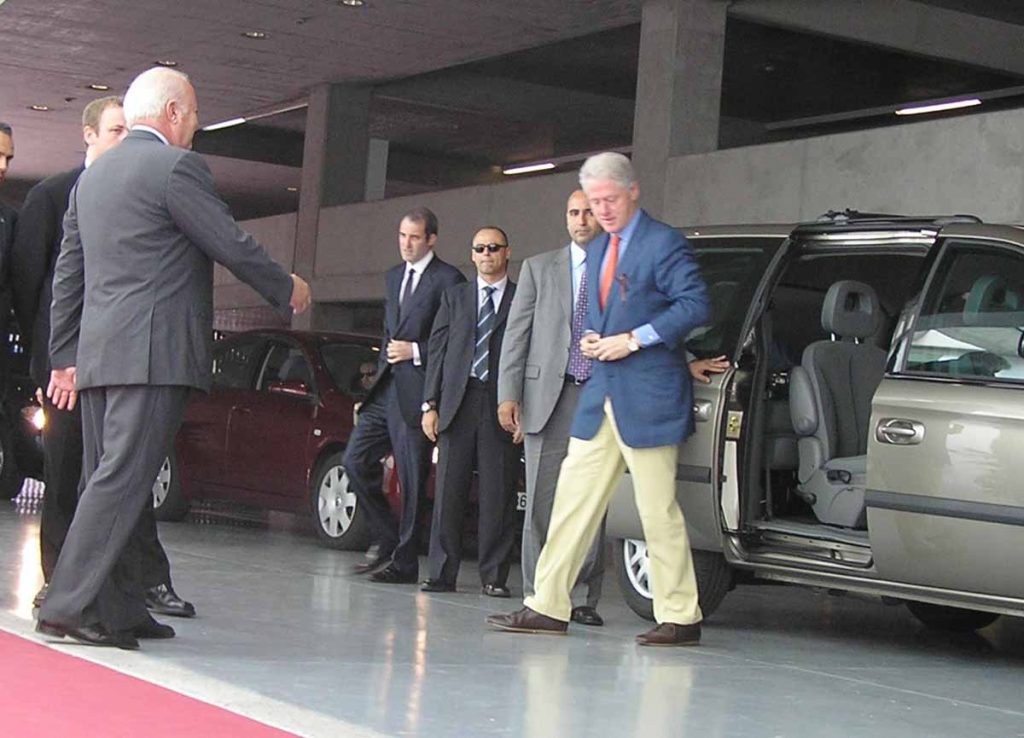 El expresidente americano en su llegada al lugar del acto