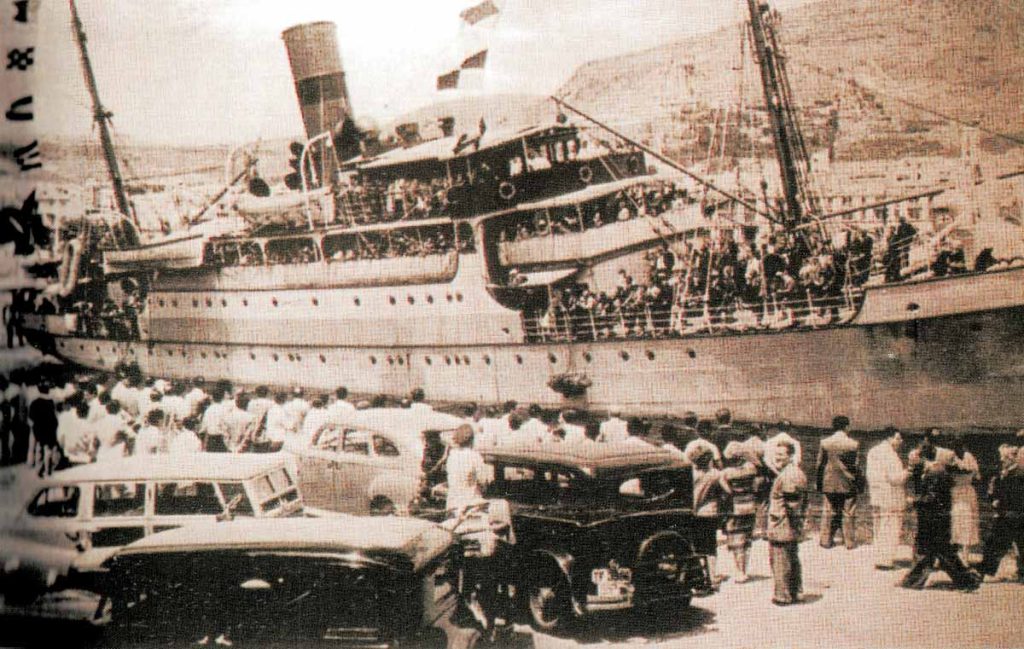 En otra época: llegada del Correíllo La Palma al puerto de Santa Cruz de Tenerife