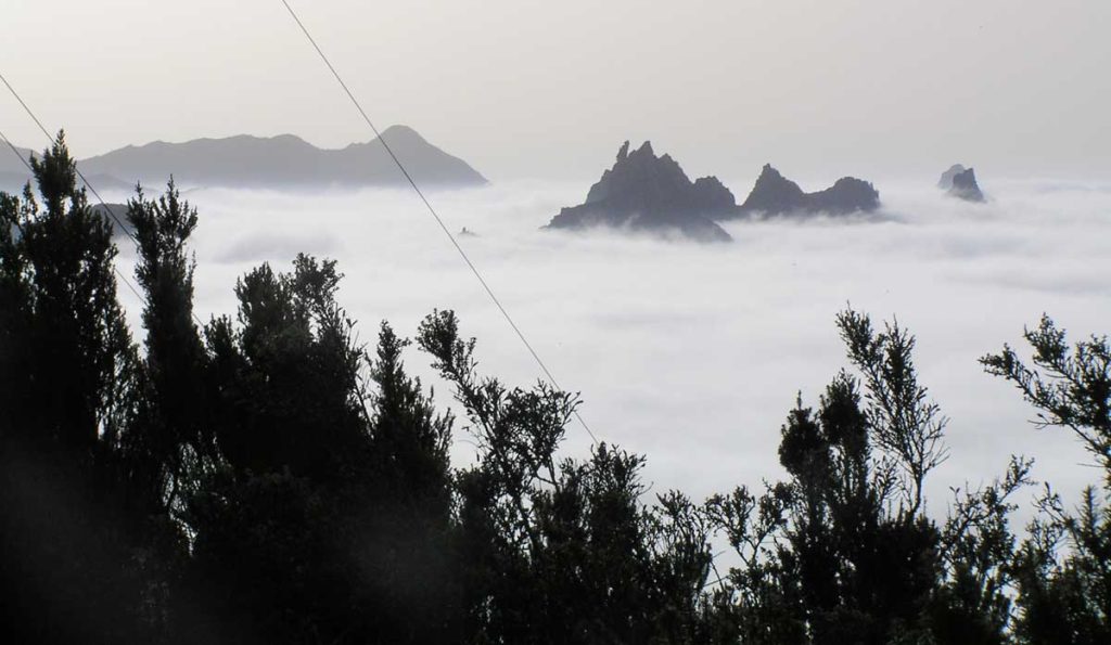 El macizo de Anaga cubierto de  mar de nubes 