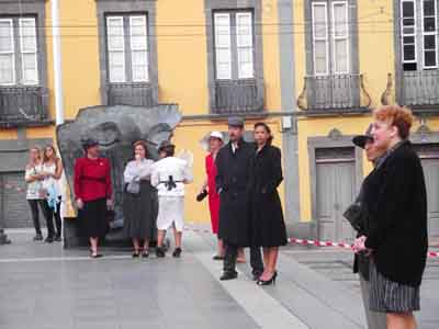 Figurantes en la Plaza de Madera de Santa Cruz