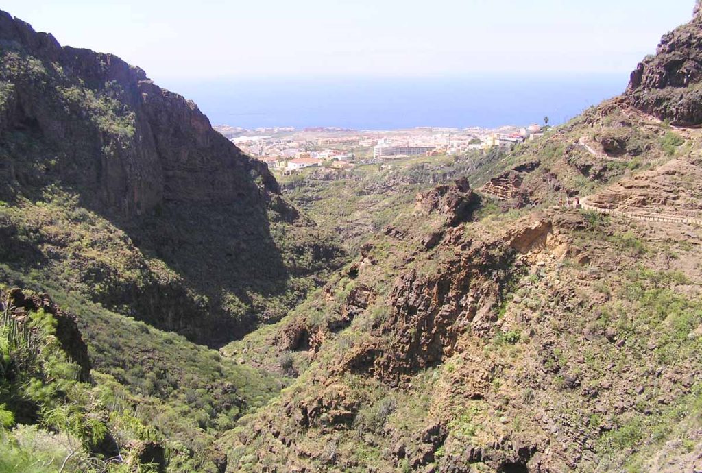 Vistas de Adeje desde el Barranco del Infierno