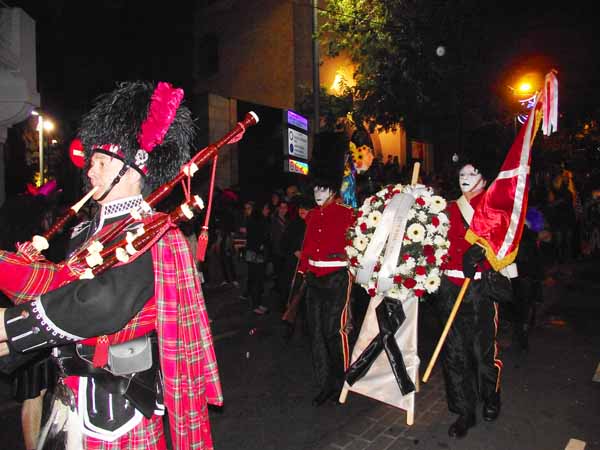  . . . difunden el espíritu carnavalero  