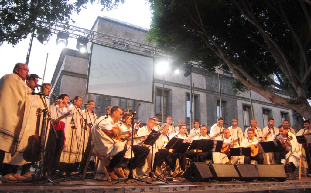 Los Sabadeños actúan en Plaza del Adelantado de La Laguna para celebrar el Día de la Música