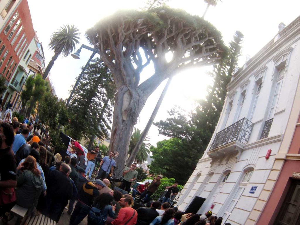 El Día de la Música: un grupo musical sale a las tablas en el casco histórico lagunero