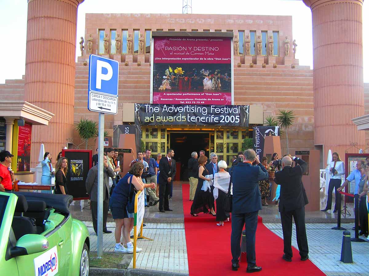 La llegada de los invitados al Congreso de Publicidad de Tenerife