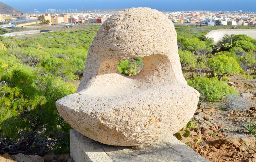 La escultura "Der Freund” de Yves Rasch