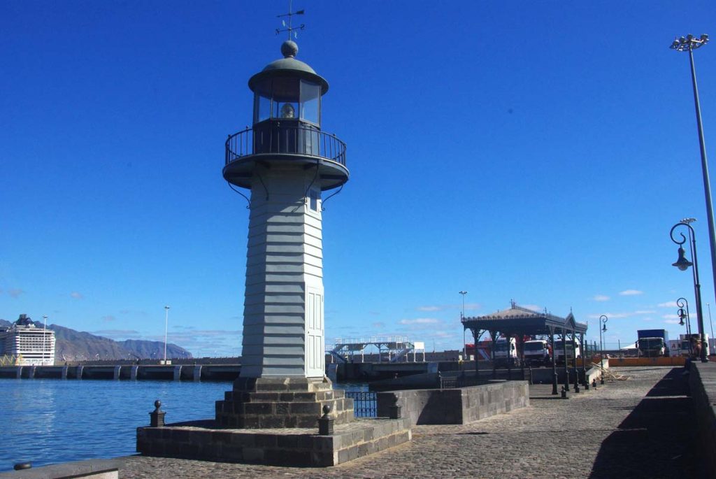 La Farola del Mar y la Marquesina están en el muelle de los ferris