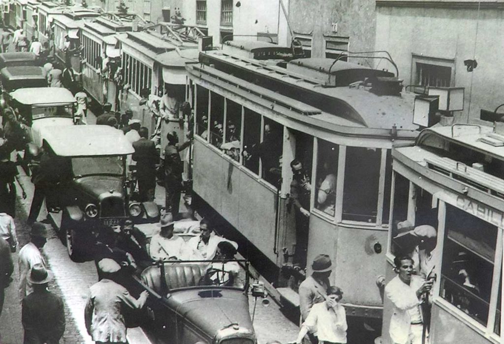 Hasta los medios del siglo XX, el tranvía jubada un papel  importante el transporte público de Tenerife 