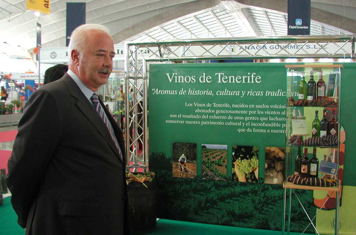 El Presidente del Cabildo Insular, Ricardo Melchior, inaugura una feria