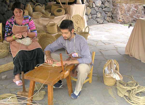 . . . demanda para los productos de la cestería