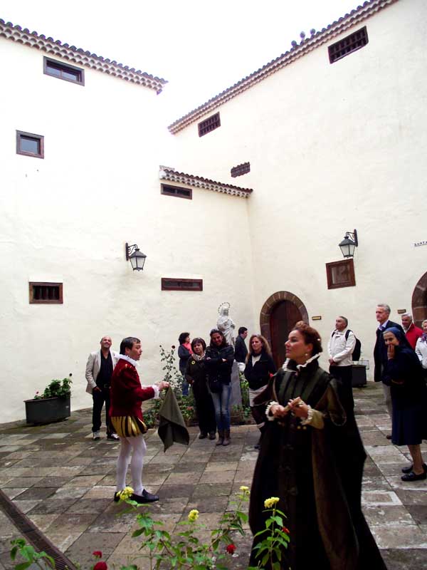 Escena teatral en el patio de Santa Catalina