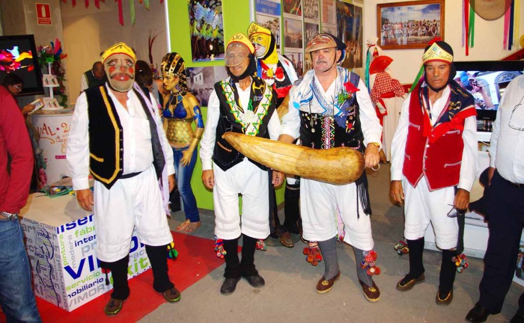 Los Buches de Arrecife: máscaras y aires marineros