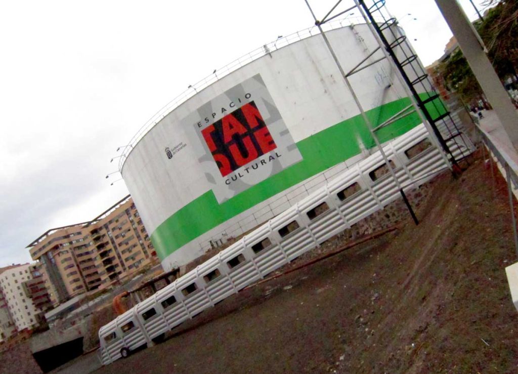 Lo que quedó de la refinería en esta zona: el centro cultural de El Tanque