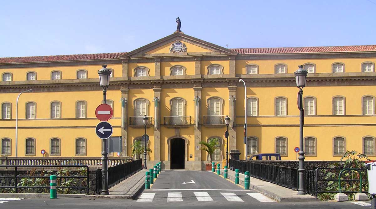 La fachada del Museo de la Naturaleza y el Hombre santacrucero