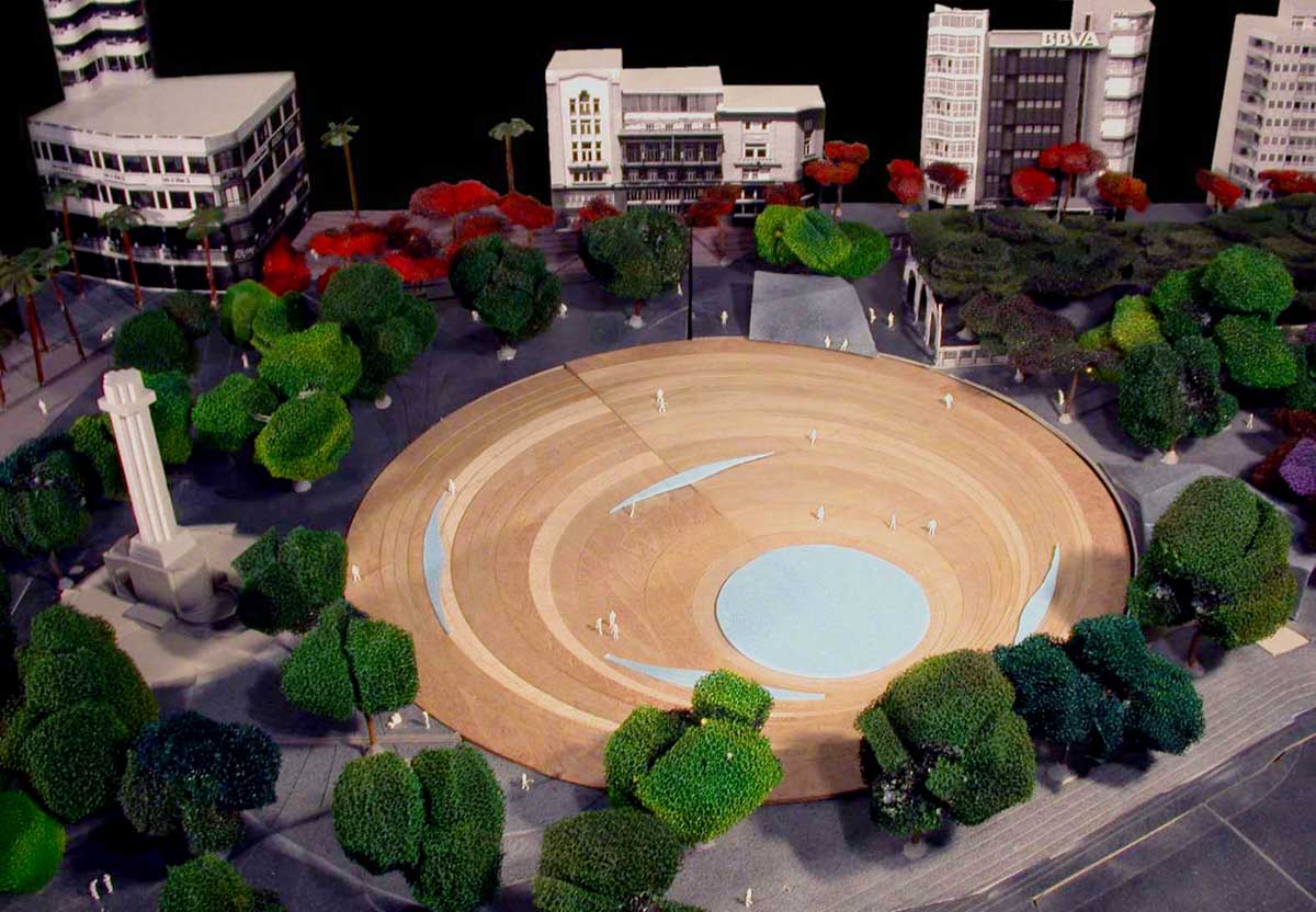 El modelo demuestra el futuro aspecto de la Plaza de España de Santa Cruz