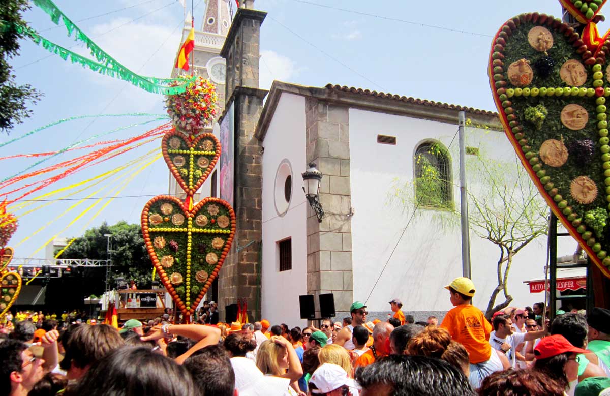 Las "Ofrenda de los Corazones, el acto más solemne de las fiestas tejineras